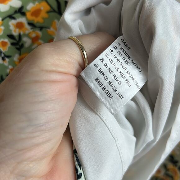 NWT Trenliver Boutique Brand Floral Ruffle Faux Wrap Dress Women’s Size Medium - Picture 8 of 8